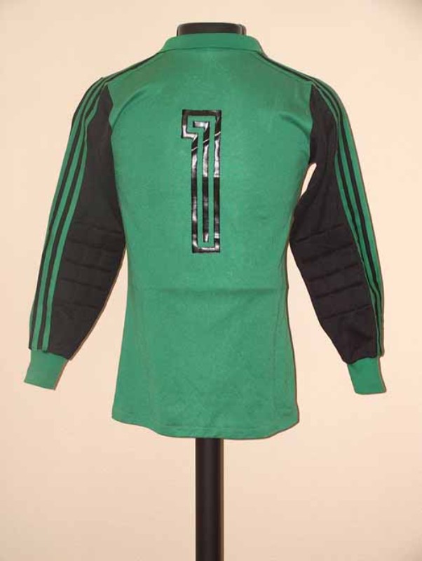 Real Madrid 1985-86 GK Home Kit