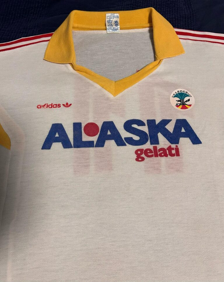 US Lecce 1985-86 Away Kit