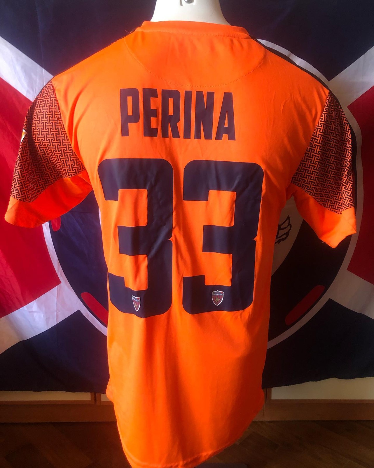 Cosenza 2019-20 GK 1 Kit