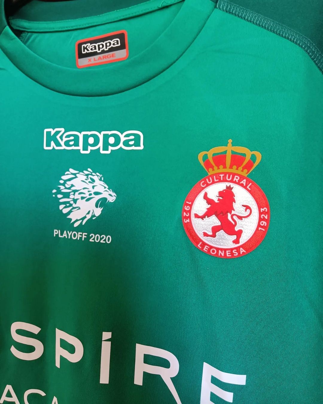 Cultural Leonesa 2019-20 GK Kit