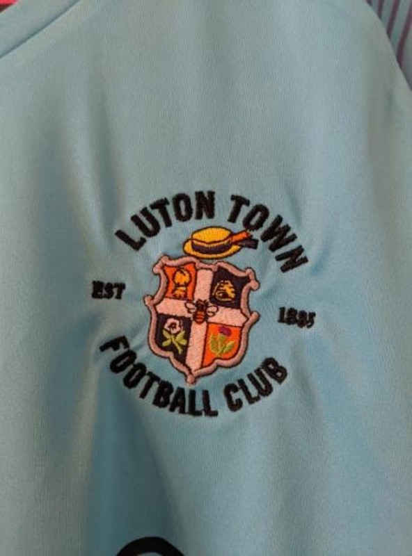 Luton Town 2019-20 GK 1 Kit