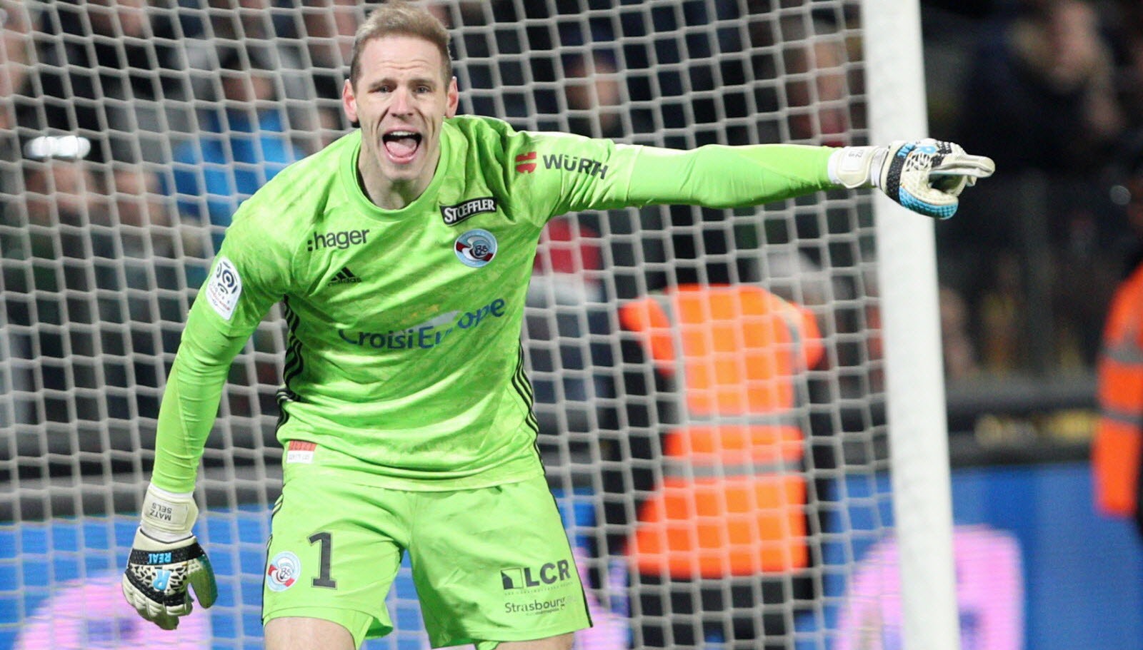 Strasbourg 2019-20 GK 1 Kit