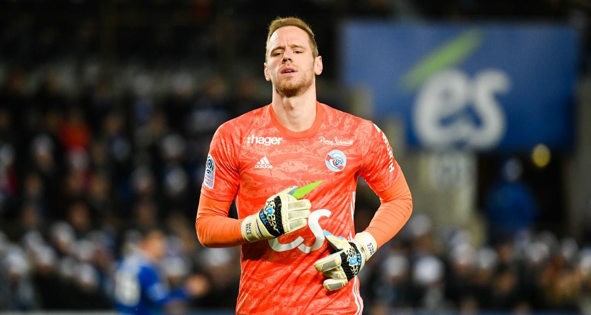 Strasbourg 2019-20 GK 2 Kit