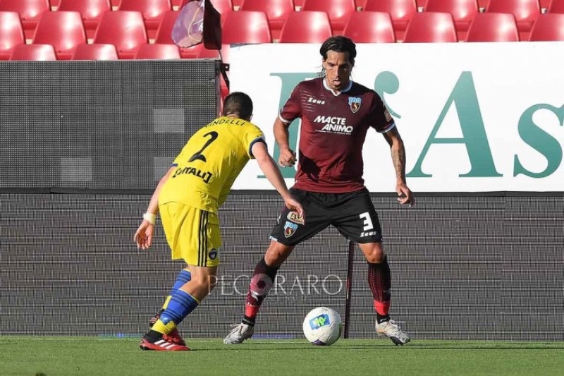 Salernitana 2019-20 Home Kit