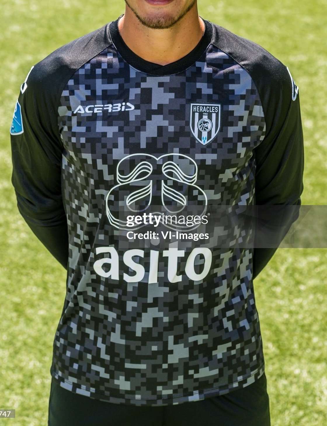 Heracles Almelo 2019-20 GK 3 Kit
