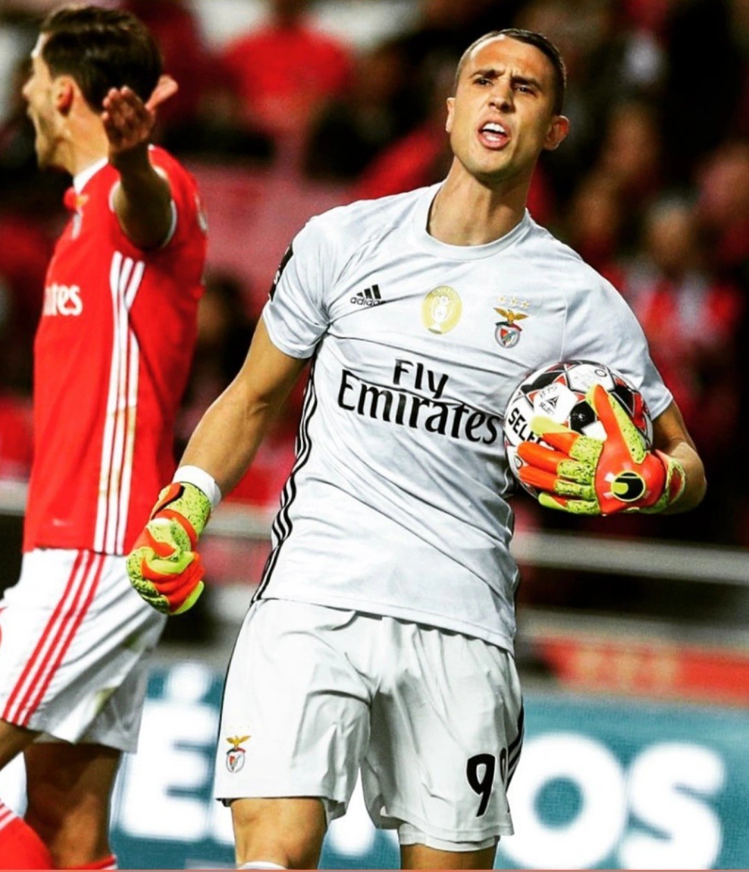SL Benfica 2019-20 GK Kit