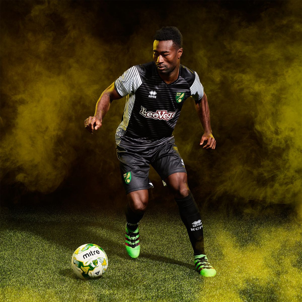 Norwich City 2017-18 Away Kit