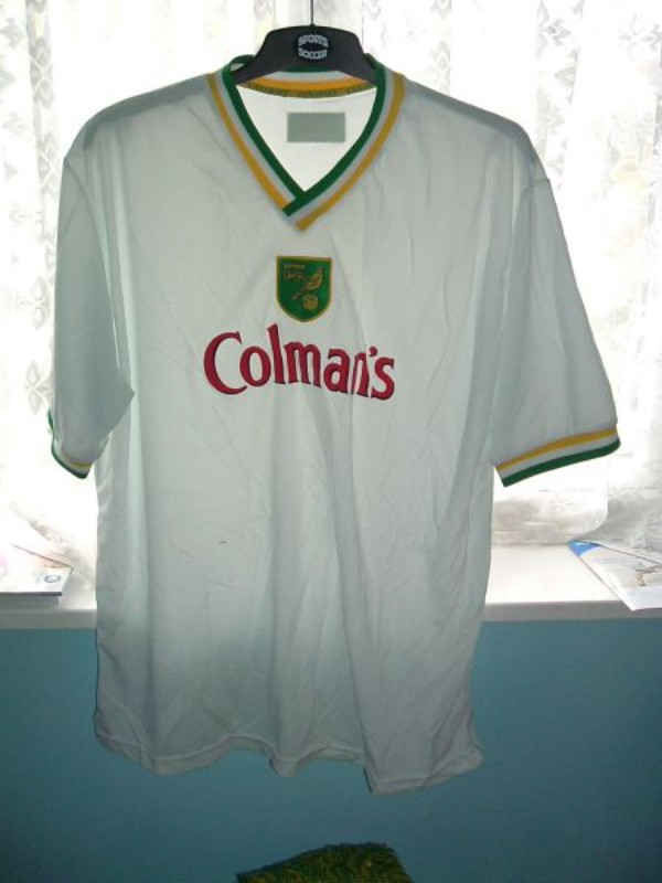 Norwich City 2000-01 Away Kit