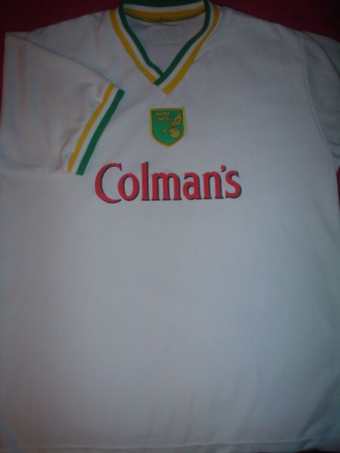 Norwich City 2000-01 Away Kit