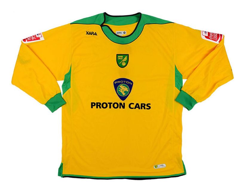 Norwich City 2005-06 Home Kit