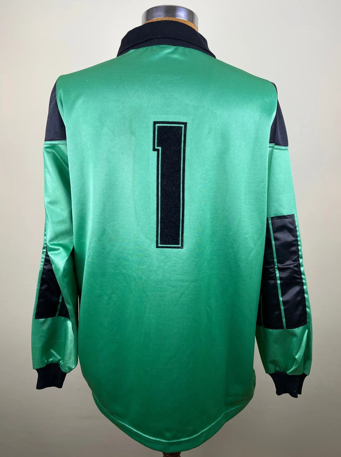 AC Milan 1990-91 GK 2 Kit