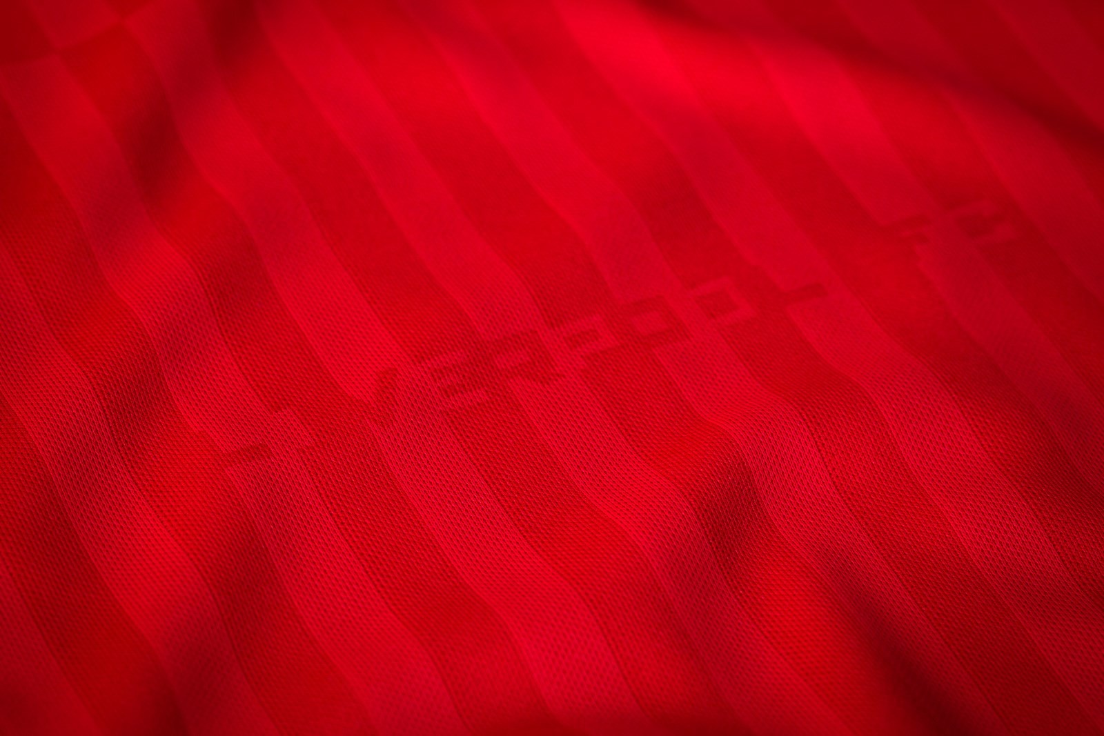 Liverpool FC 2015-16 Home Kit