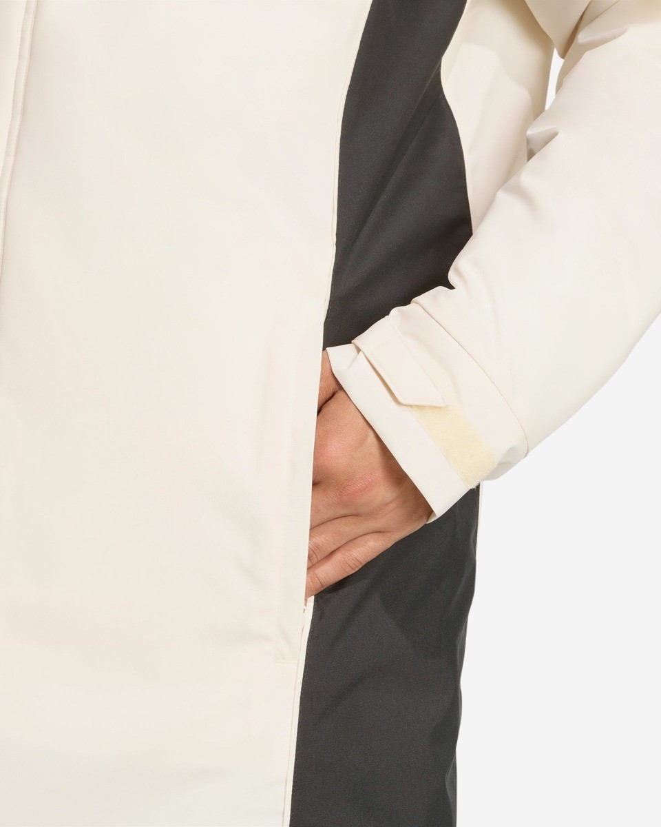 Liverpool FC 2025-26 Bench Kit