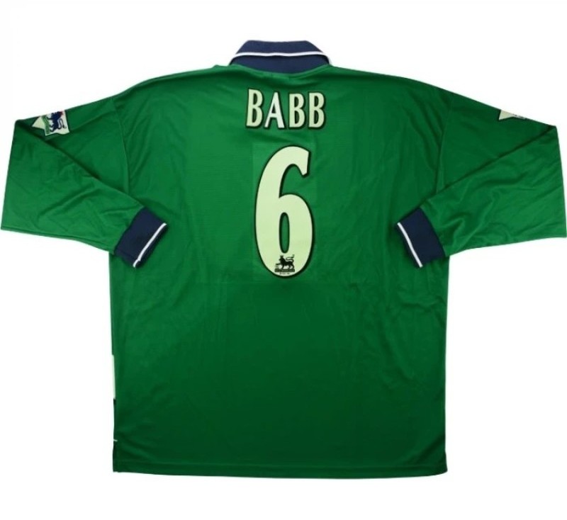 Liverpool FC 2000-01 Third Kit