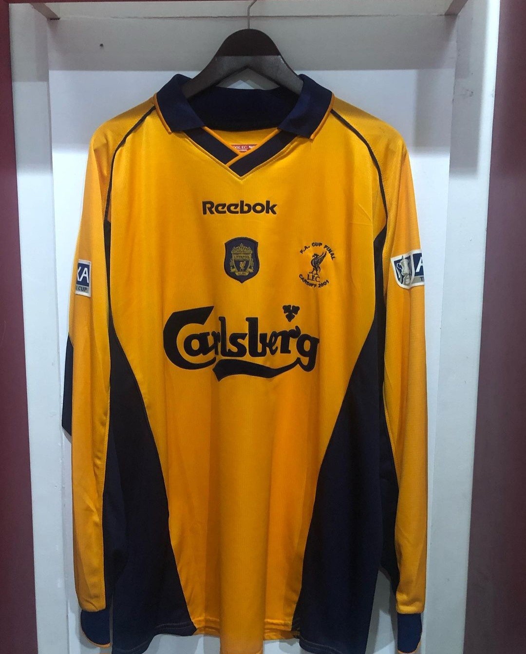 Liverpool FC 2000-01 FA Cup Final Kit