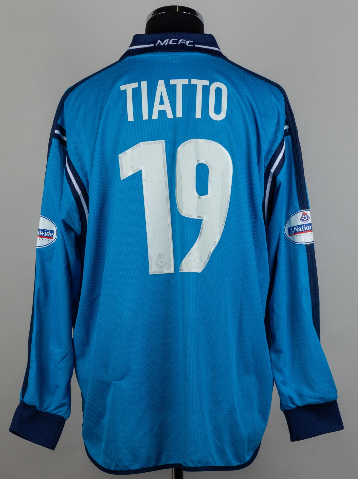 Manchester City 2001-02 Home Kit