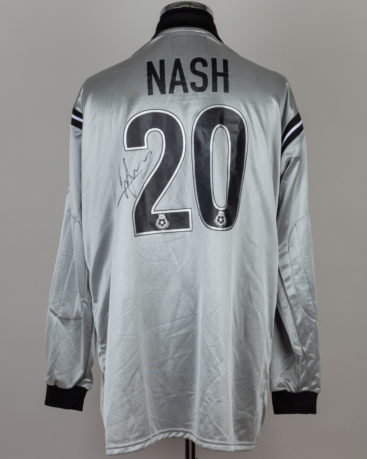 Manchester City 2001-02 GK 2 Kit