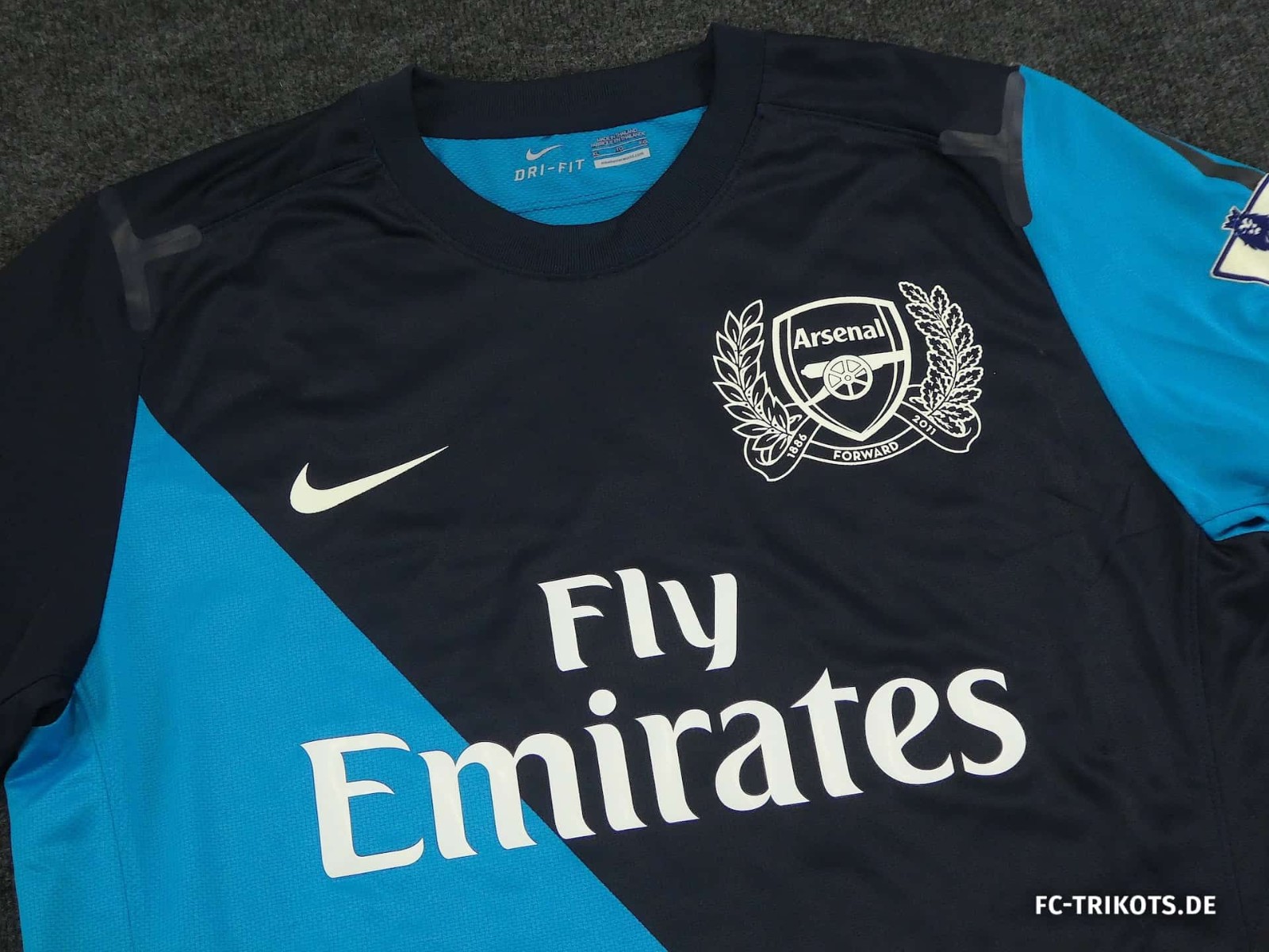 Arsenal FC 2011-12 Away Kit