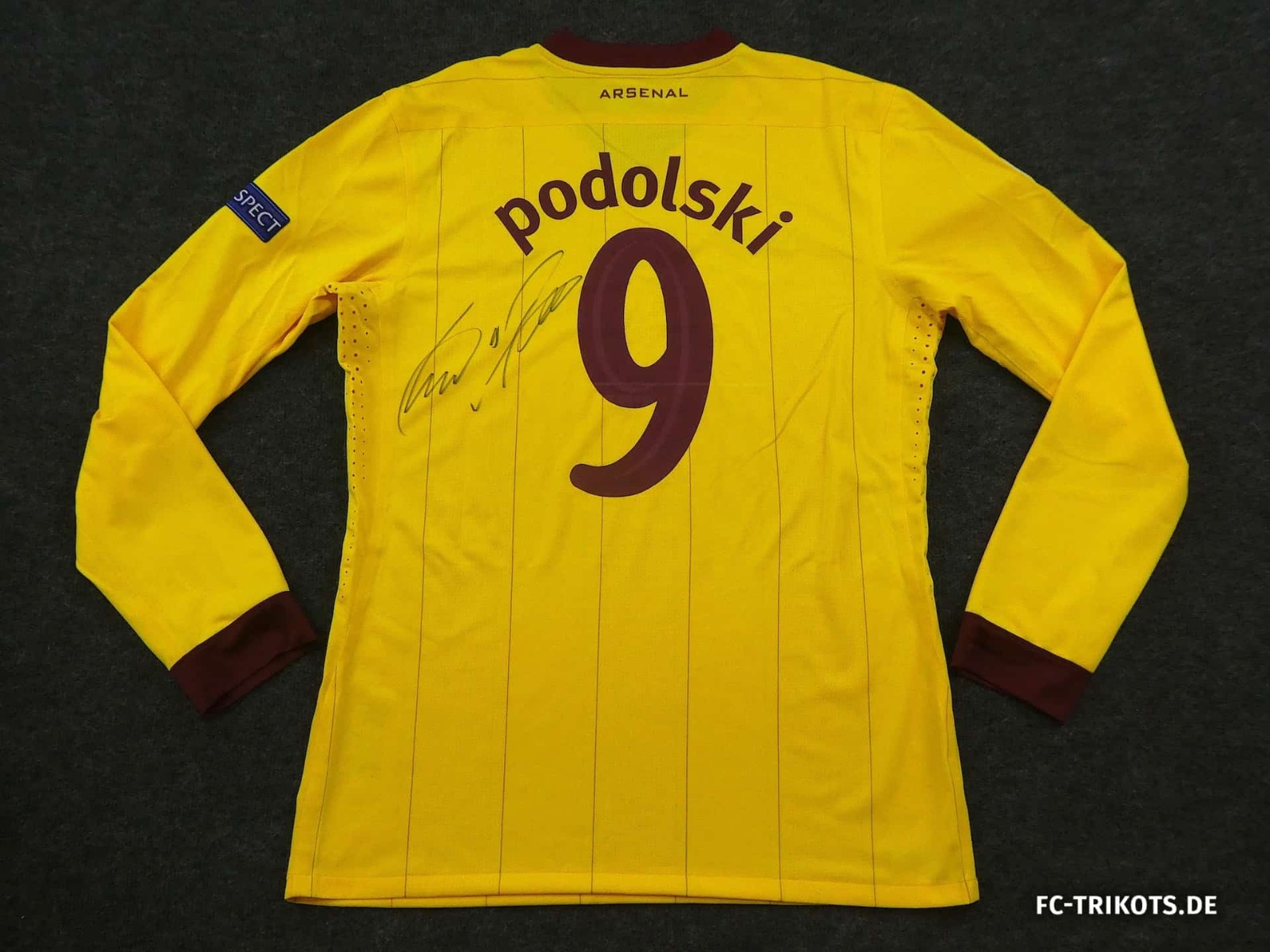 Arsenal FC 2012-13 Third Kit