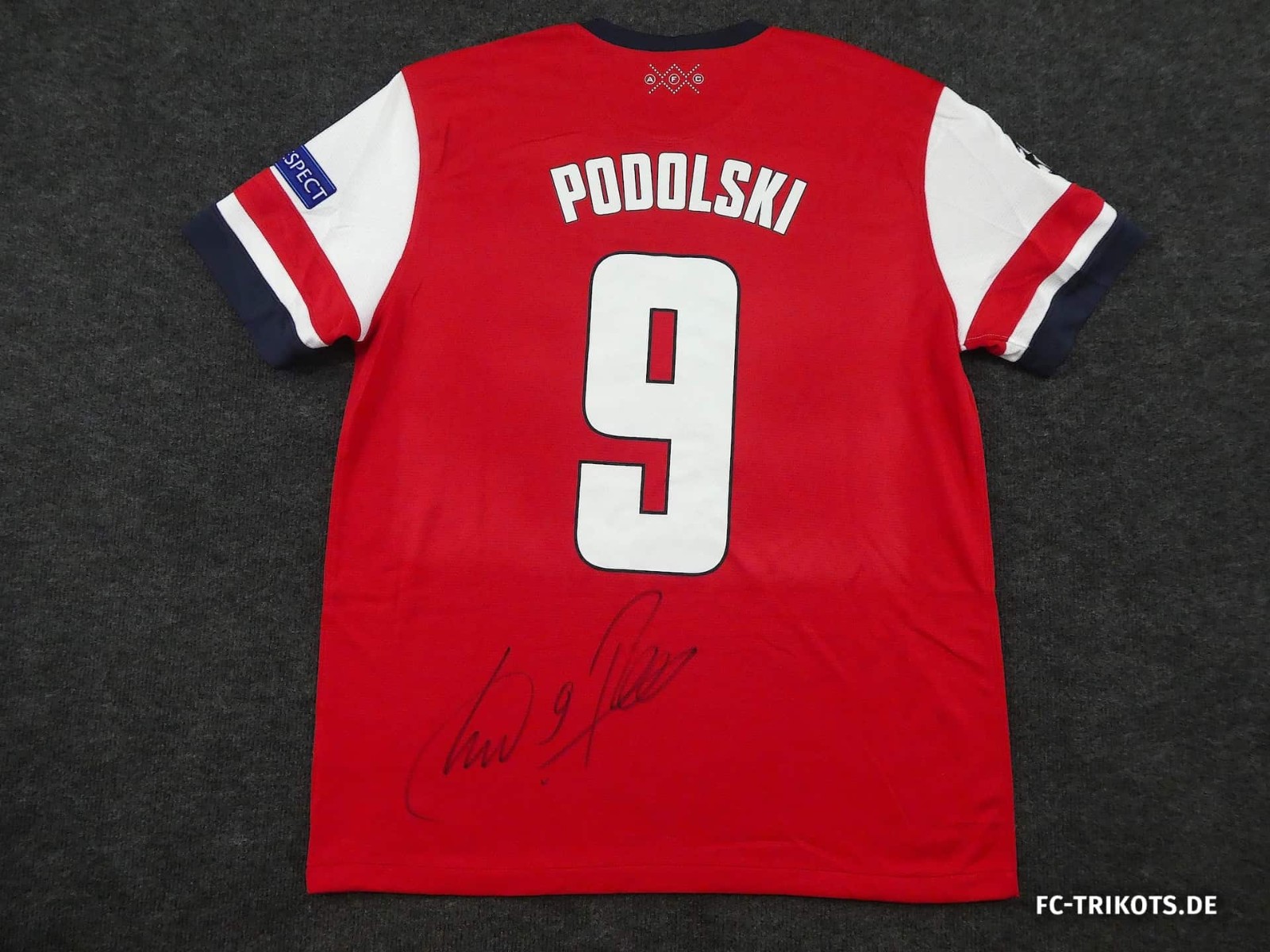 Arsenal FC 2013-14 Home Kit