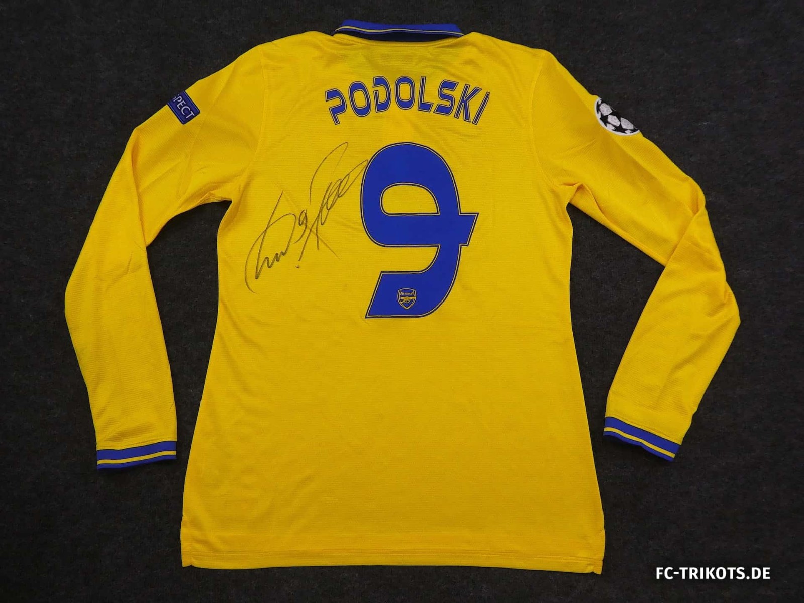 Arsenal FC 2013-14 Away Kit