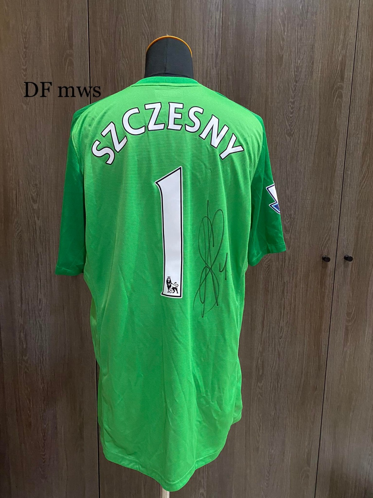 Arsenal FC 2013-14 GK Third V2 Kit