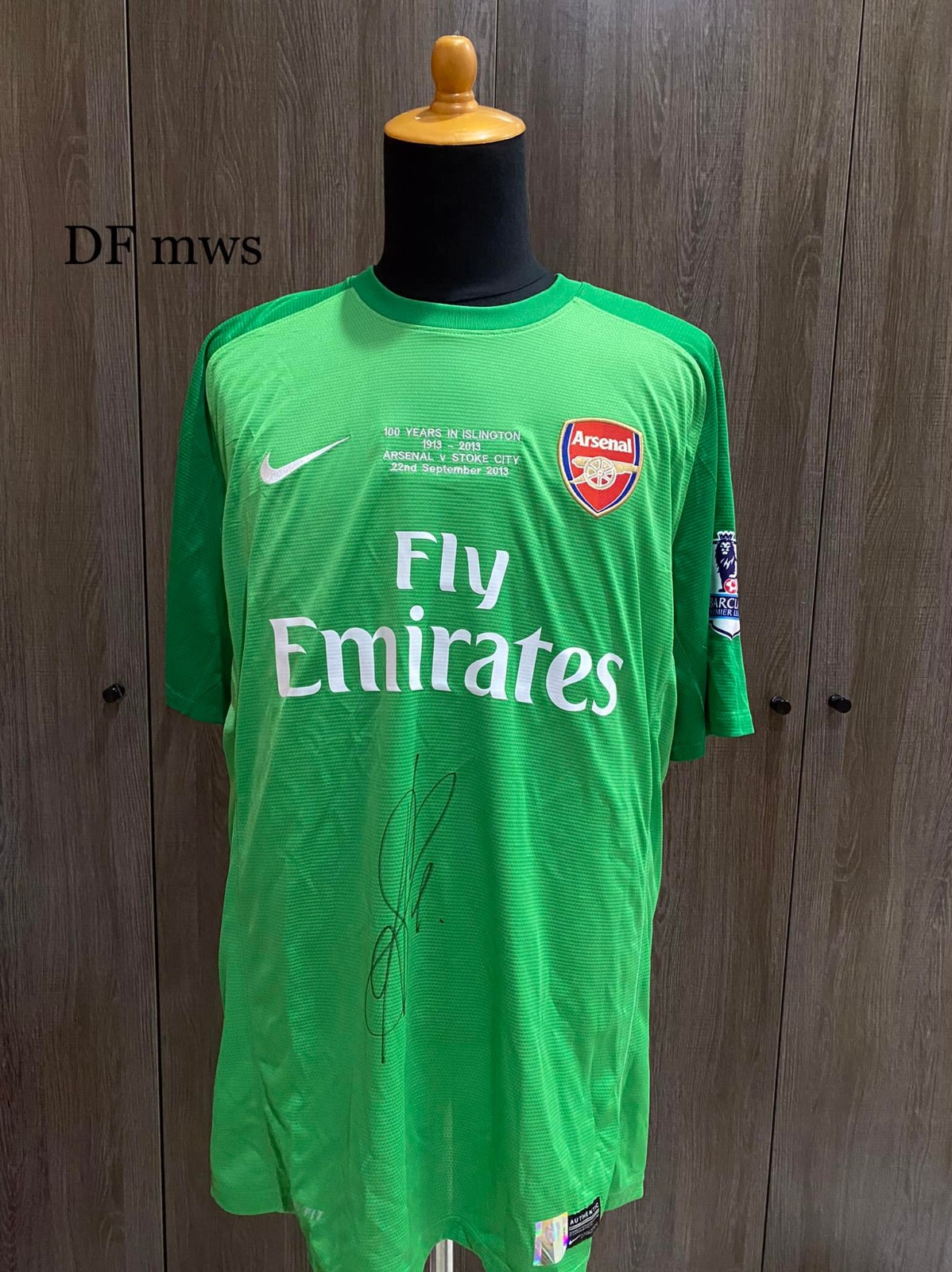 Arsenal FC 2013-14 GK Third V2 Kit