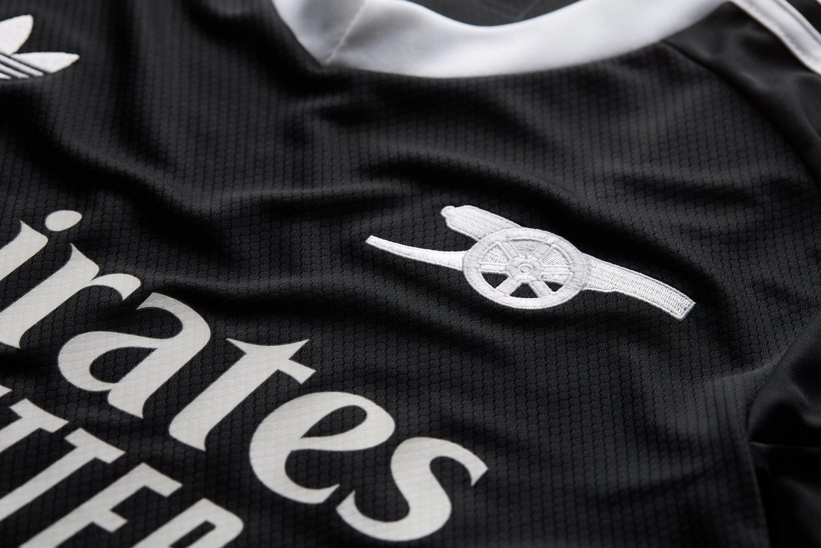 Arsenal FC 2024-25 GK 4 Kit