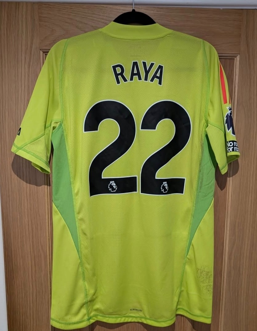 Arsenal FC 2024-25 GK 1 V2 Kit