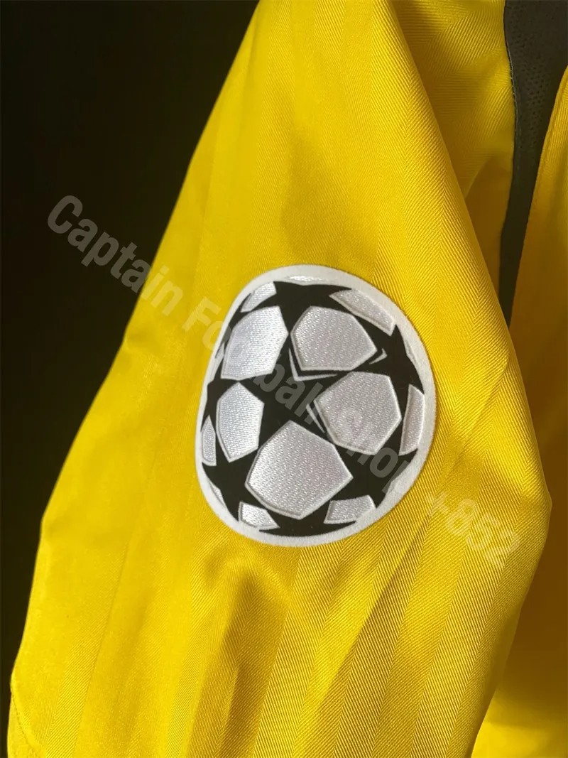 Arsenal FC 2005-06 Champions League Final Kit