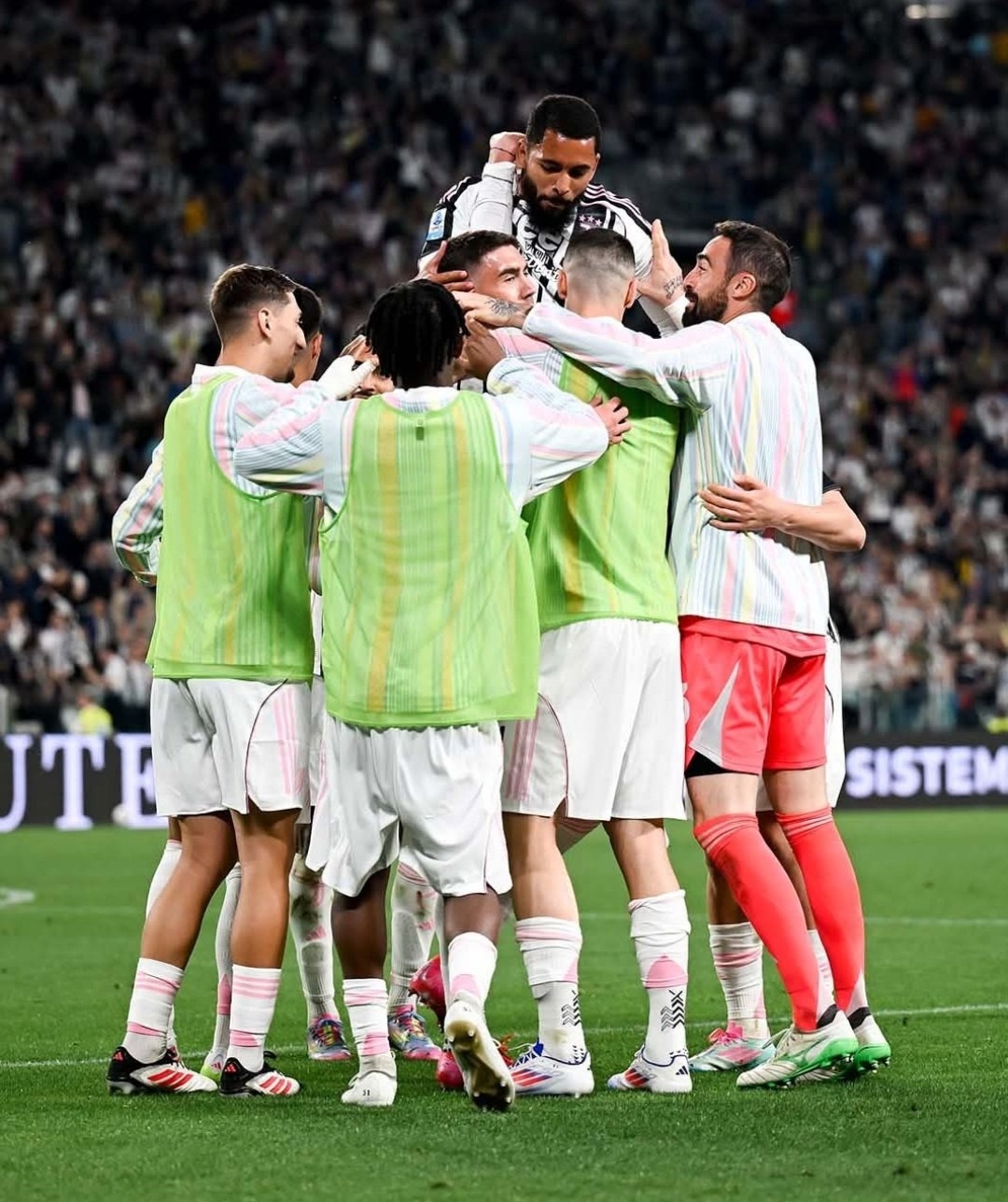 Juventus FC 2025-26 GK 3 Kit