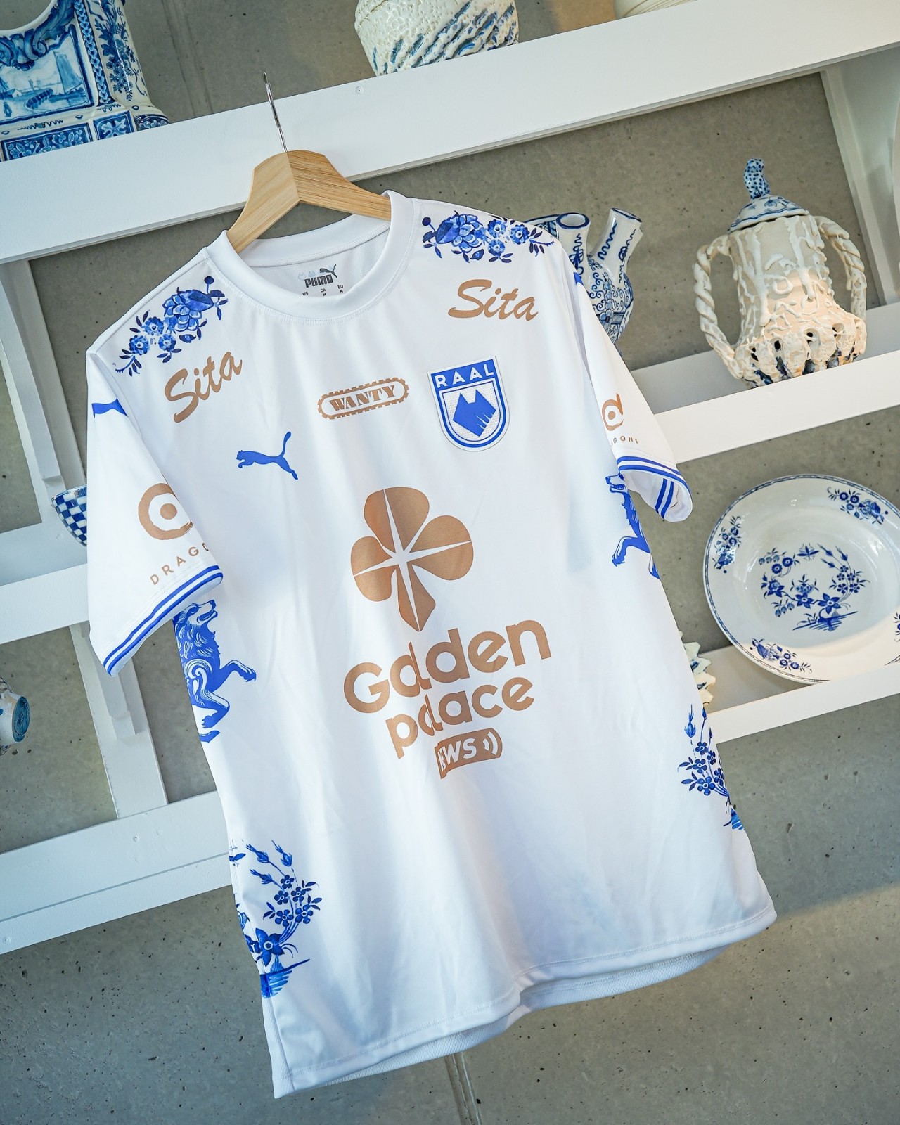 La Louvière 2025-26 Third Kit