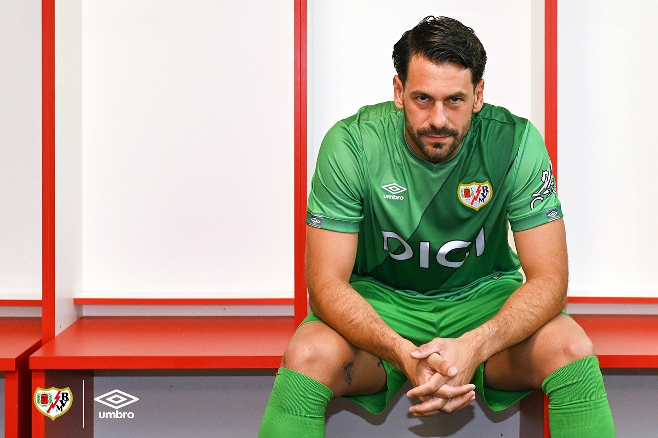 Rayo Vallecano 2025-26 GK Kit