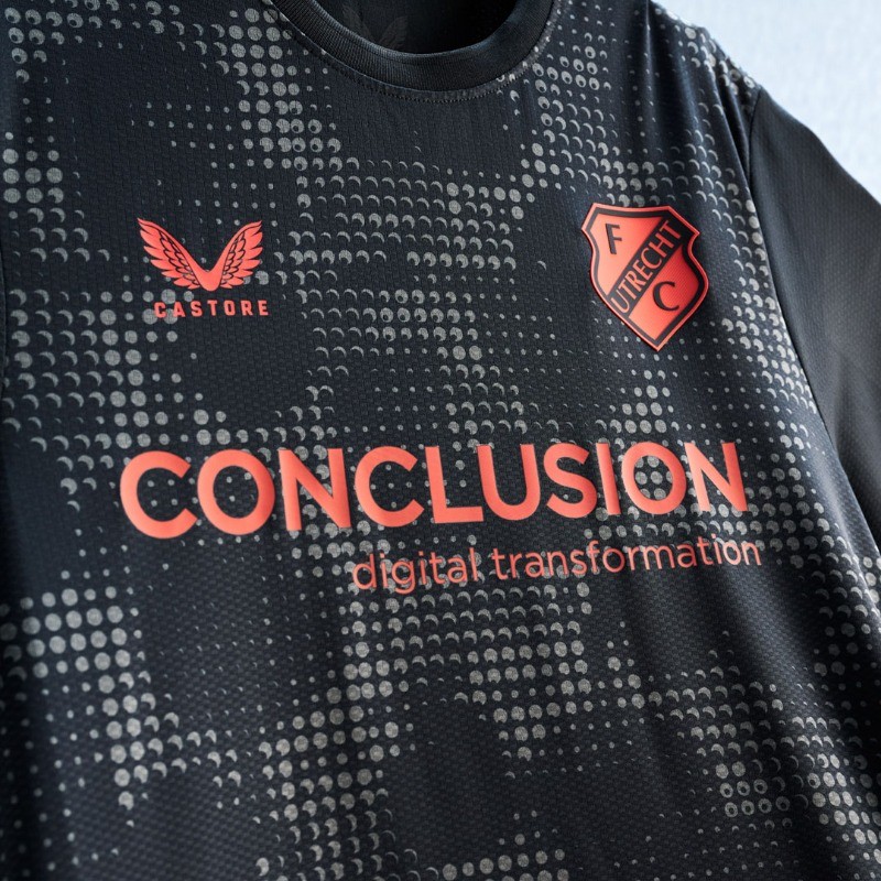 FC Utrecht 2024-25 Away Kit