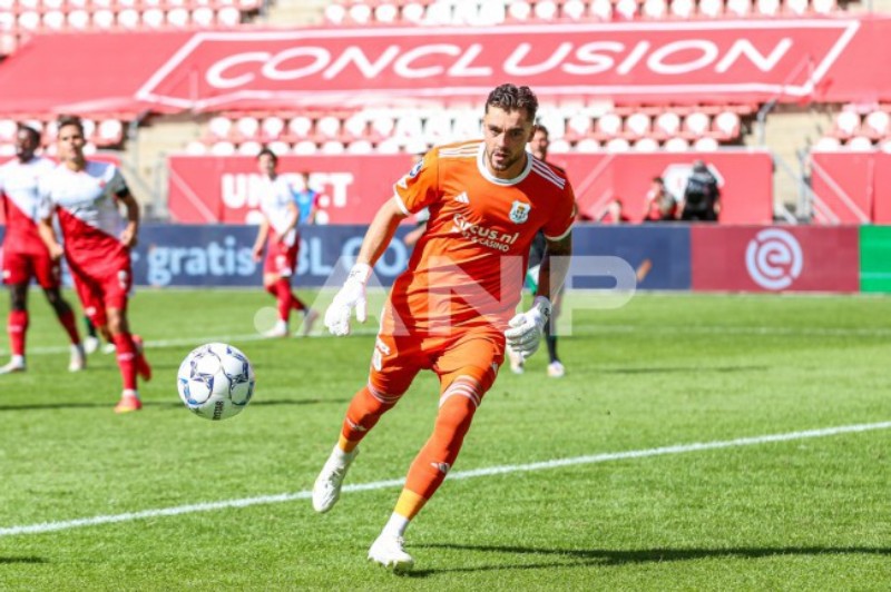 PEC Zwolle 2024-25 GK Away 2 Kit