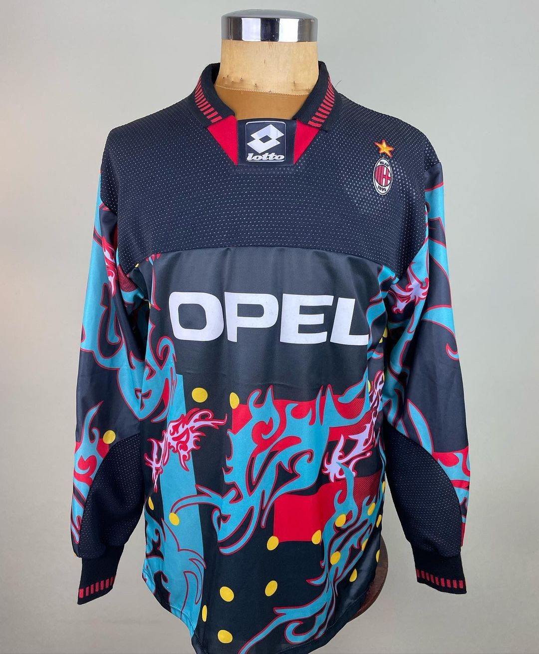 AC Milan 1995-96 GK 2 Kit