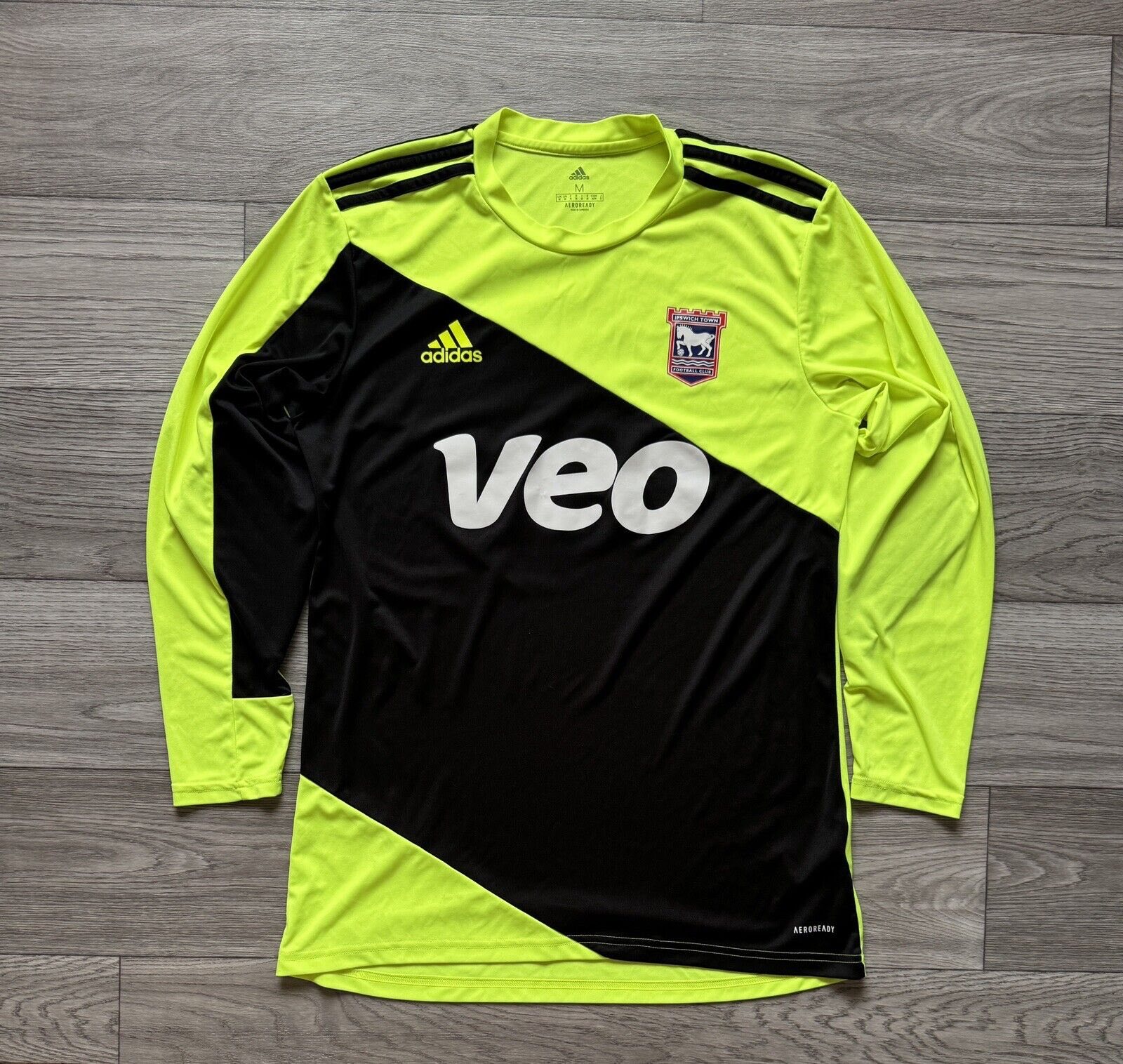 Ipswich Town 2021-22 GK 5 Kit
