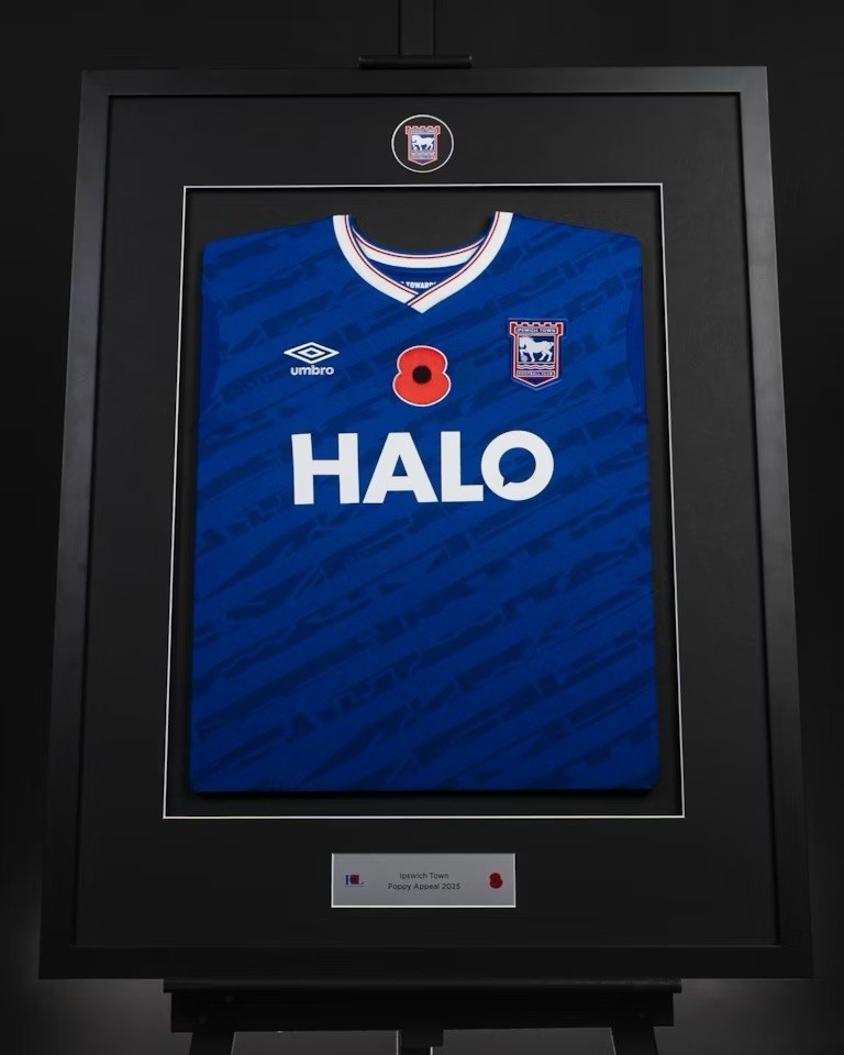 Ipswich Town 2025-26 Home V2 Kit
