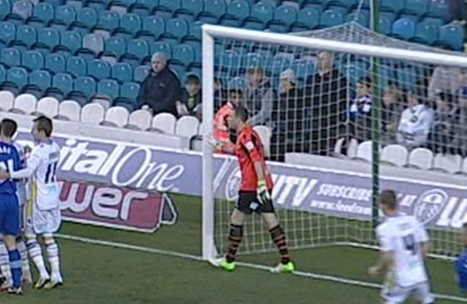 Leeds United 2012-13 GK 4 Kit