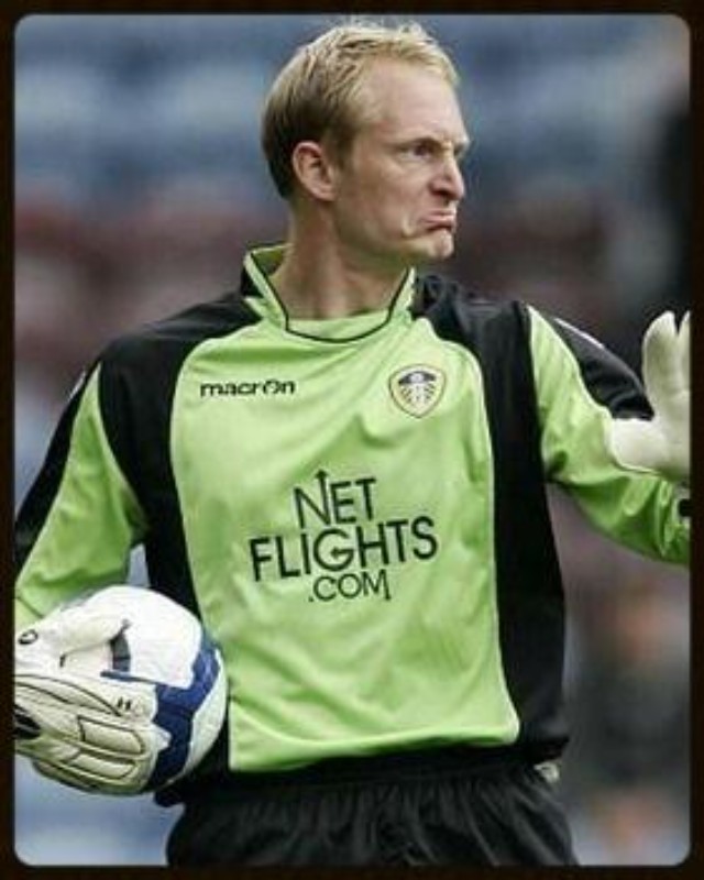 Leeds United 2009-10 GK 2 Kit