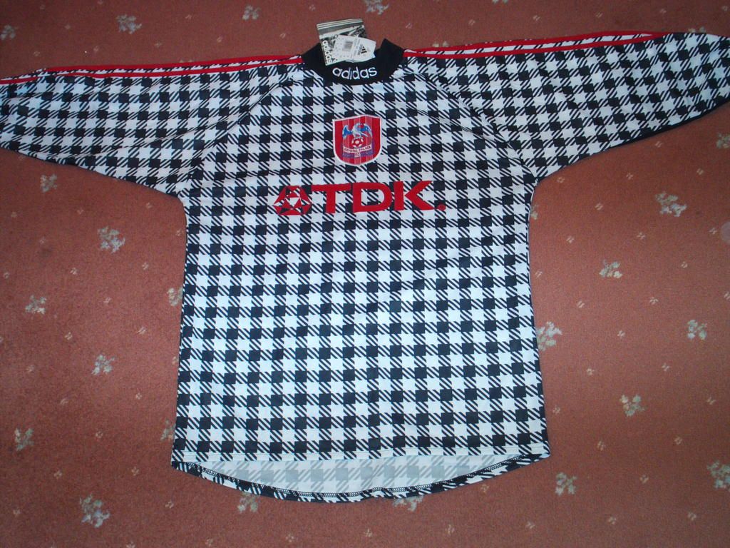 Crystal Palace 1996-97 GK 1 Kit