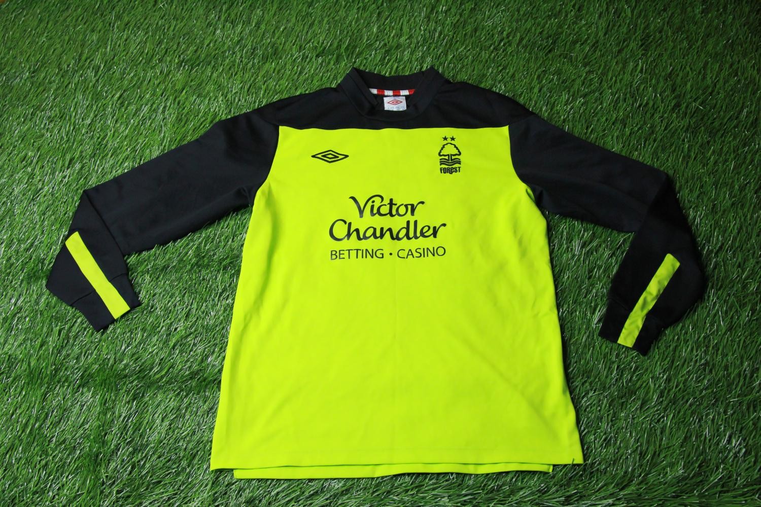 Nottingham Forest 2011-12 GK Kit