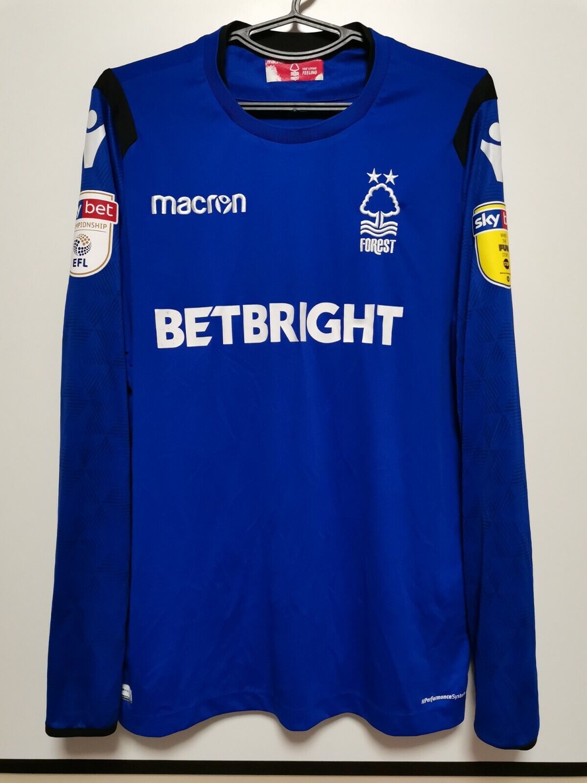 Nottingham Forest 2018-19 GK 1 Kit