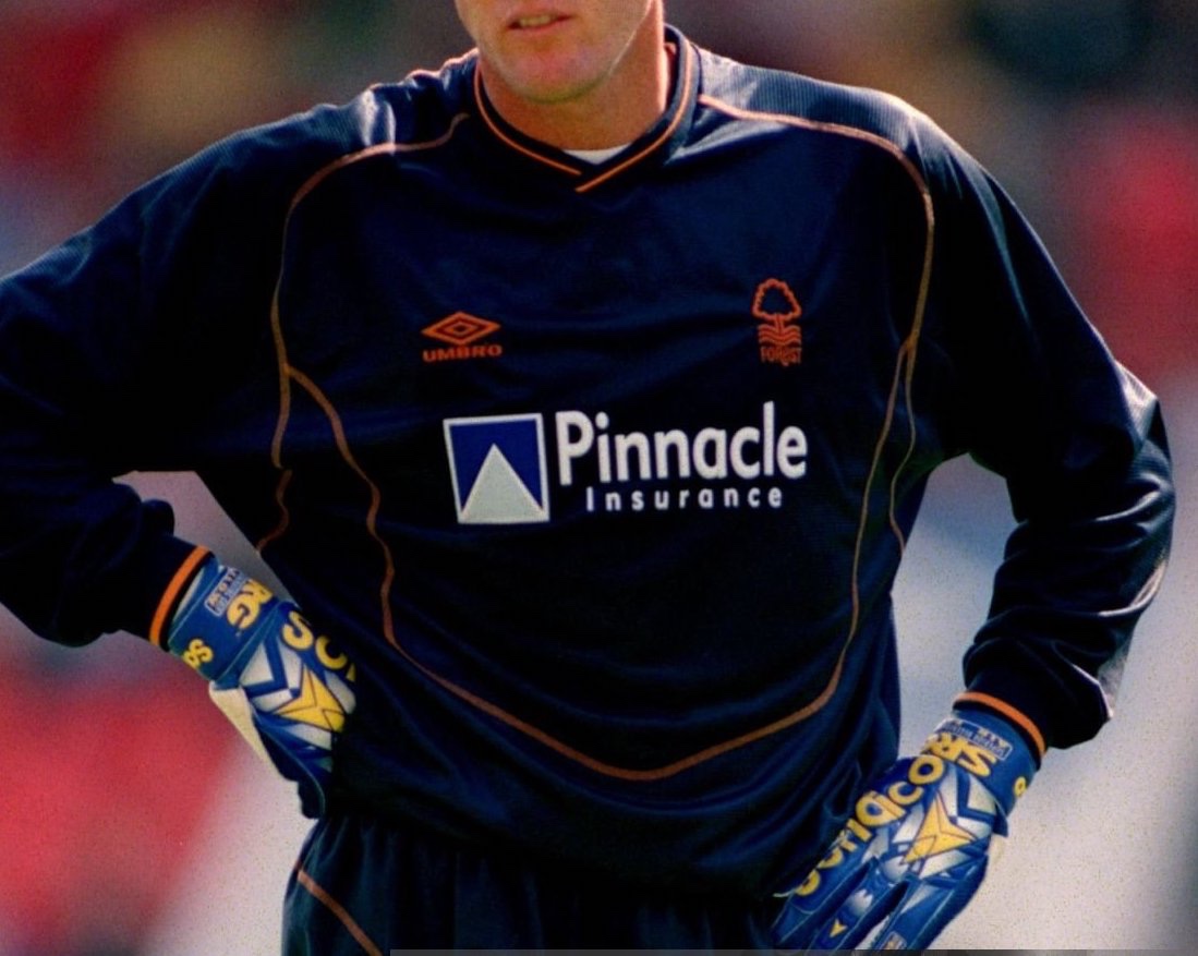 Nottingham Forest 2000-01 GK 1 Kit