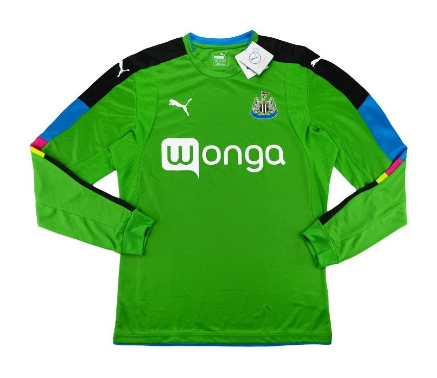Newcastle United 2016-17 GK Home Kit
