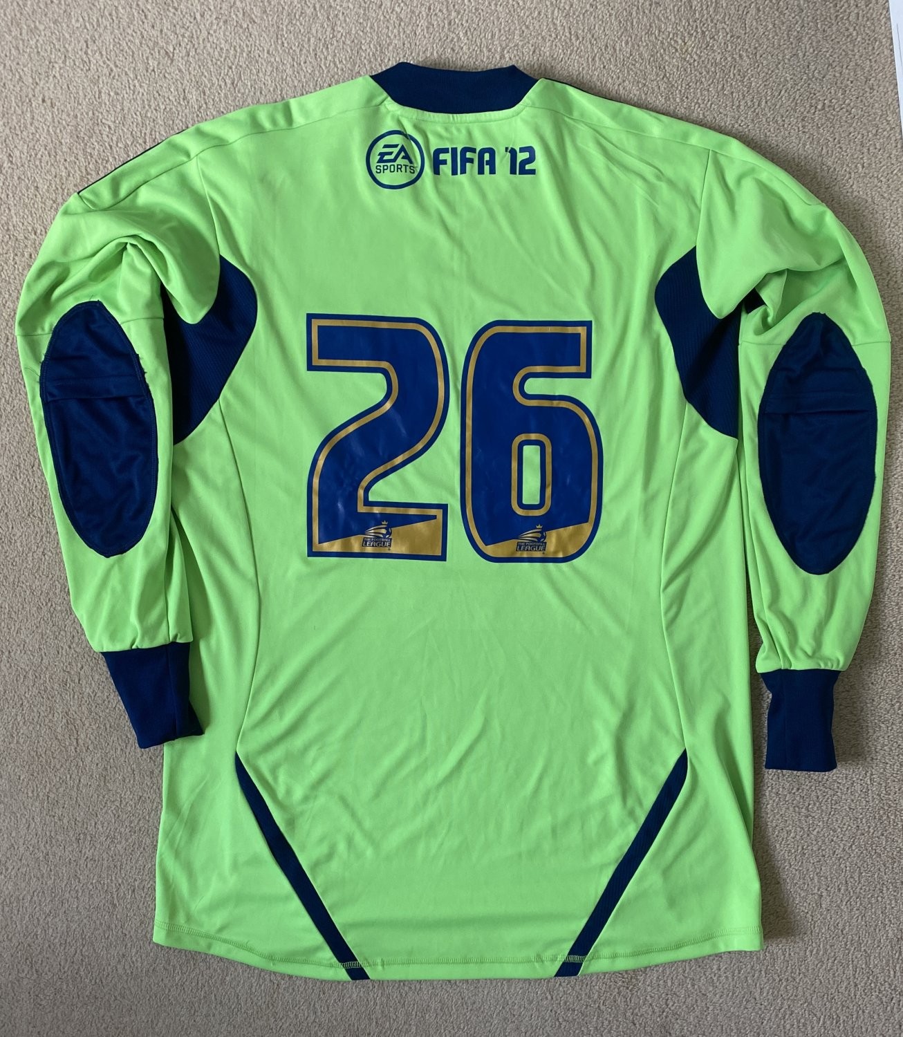 Swindon Town 2011-12 GK 1 Kit