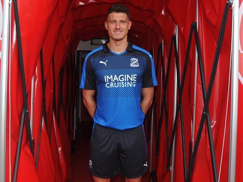 Swindon Town 2016-17 Away Kit