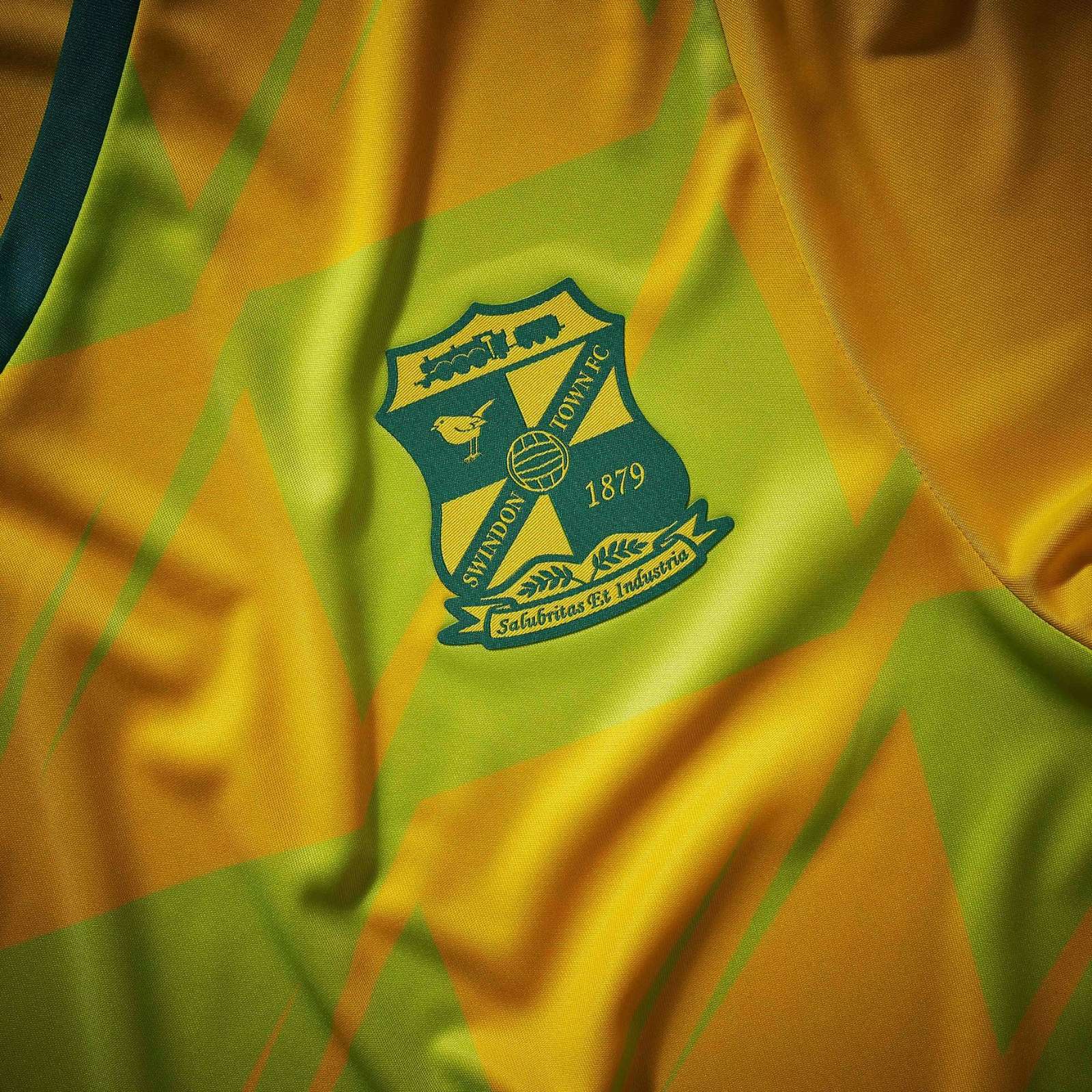 Swindon Town 2021-22 Away Kit