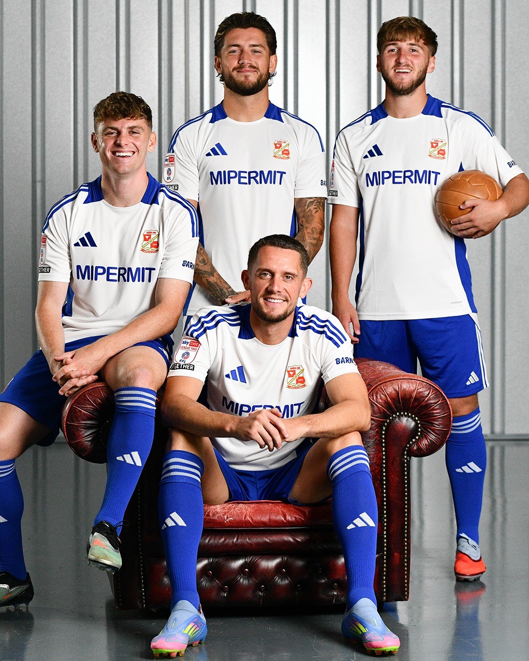 Swindon Town 2025-26 Away Kit