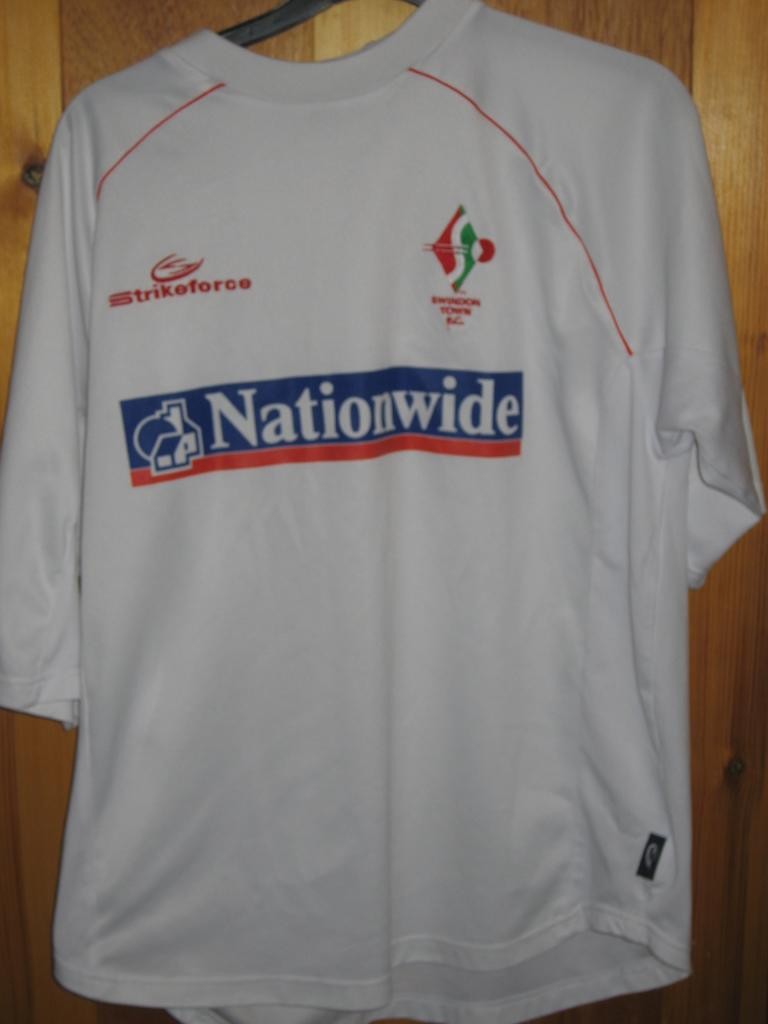 Swindon Town 2003-04 Third Kit